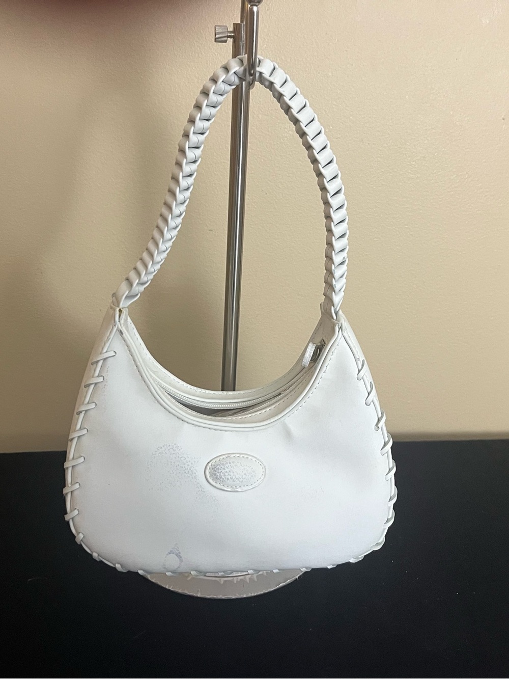Elegant White Braided-Handle Shoulder Bag